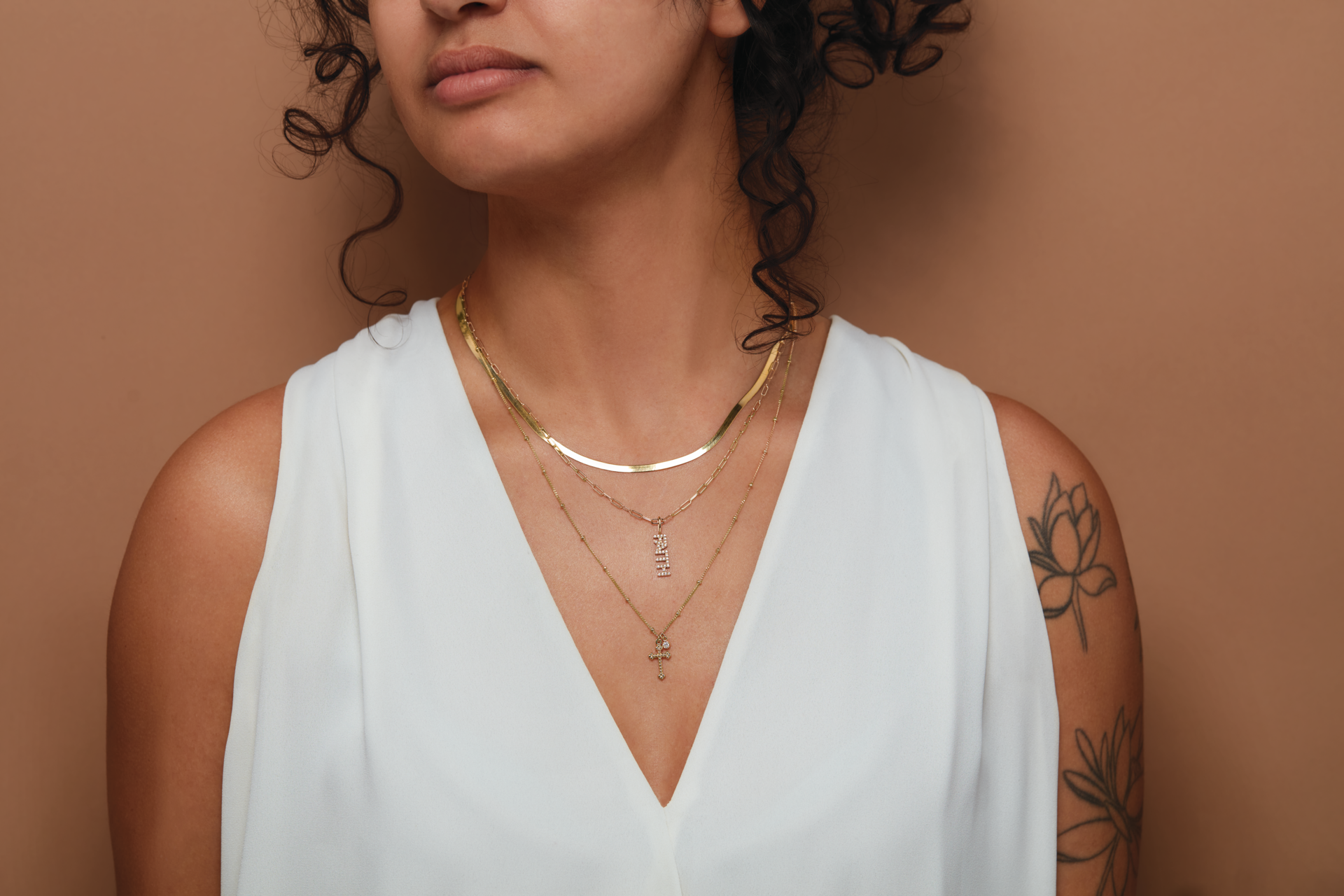 Exploring the Glittering Diversity of Gold Necklaces